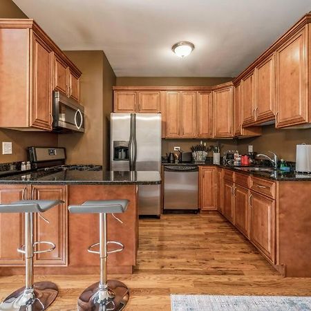 Lovely 2 Bed 3 Miles From Dt W Free Parking Chicago Exterior photo
