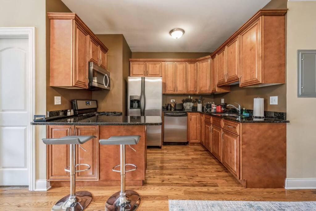 Lovely 2 Bed 3 Miles From Dt W Free Parking Chicago Exterior photo