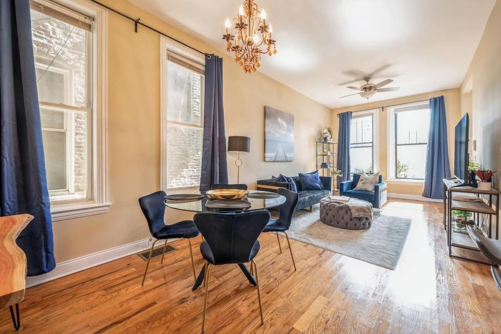 Lovely 2 Bed 3 Miles From Dt W Free Parking Chicago Exterior photo